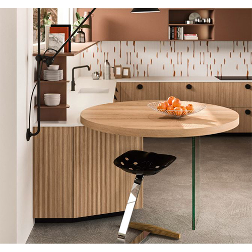 Комбинации стола и столика для закусок REGOLO и PLANA.